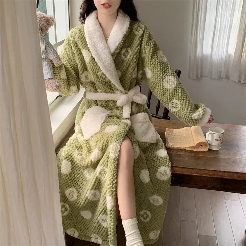 Autumn/Winter Long Coral Velvet Thick Bathrobe